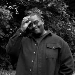 Aaron Edwards_BIO-PHOTO